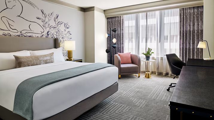 Chicago Avenue Inn Chicago Illinois — Guest room