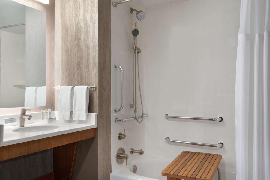 Chicago South Loop Hotel Chicago Illinois — Bathroom