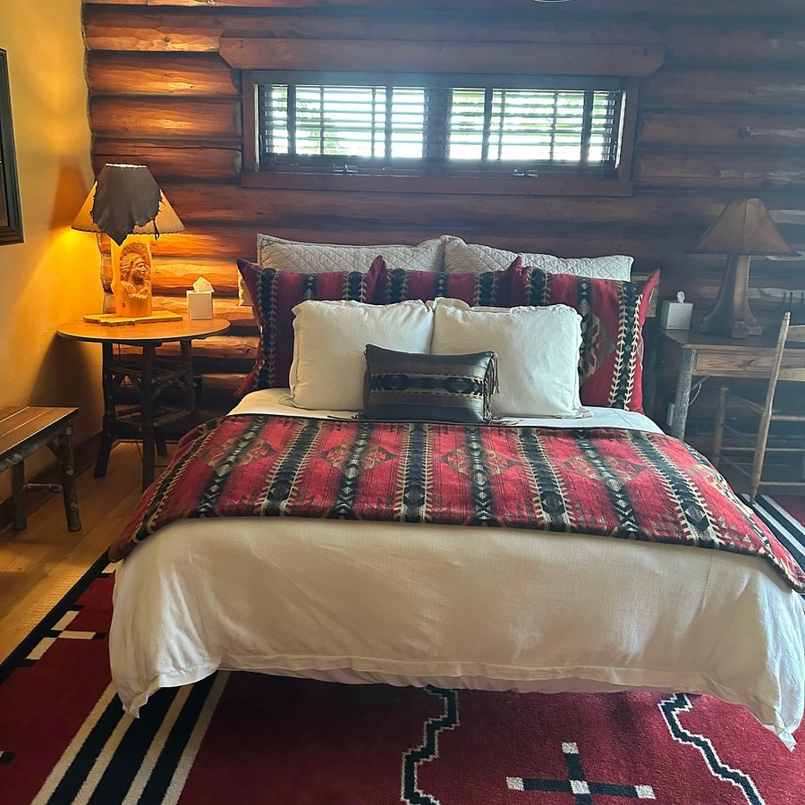 Chief Joseph Ranch — Guest room