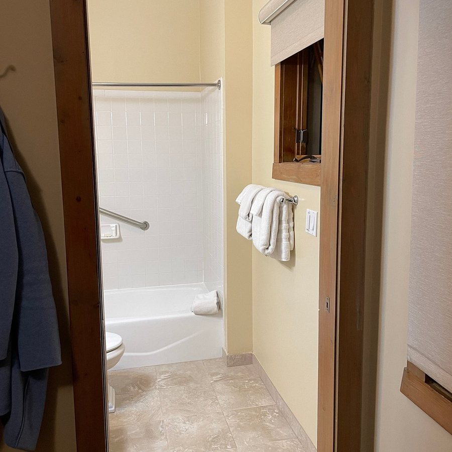 Chimney Rock Inn — Bathroom