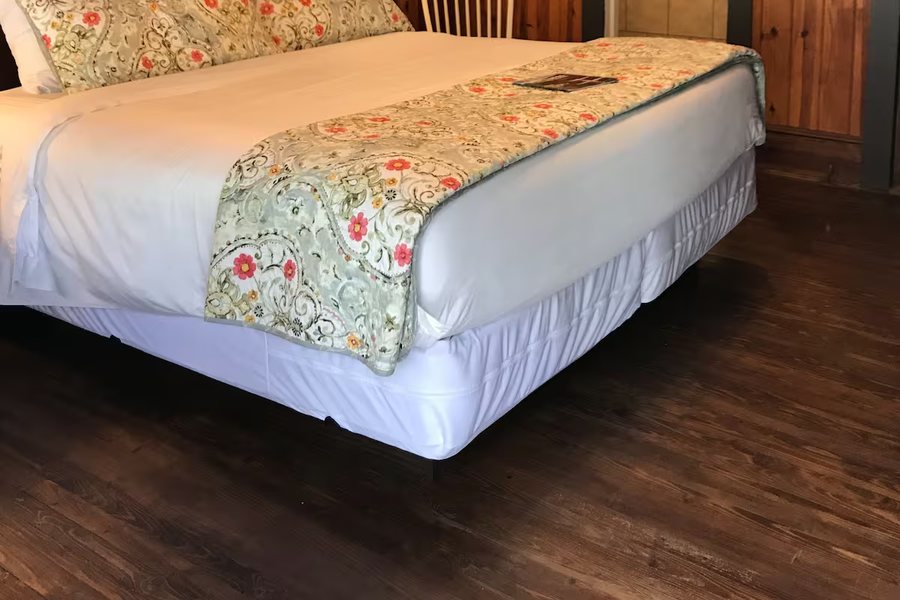 Chimney Rock Inn — Guest room
