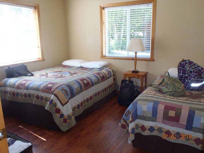 Chinook Wind Cabins — Guest room