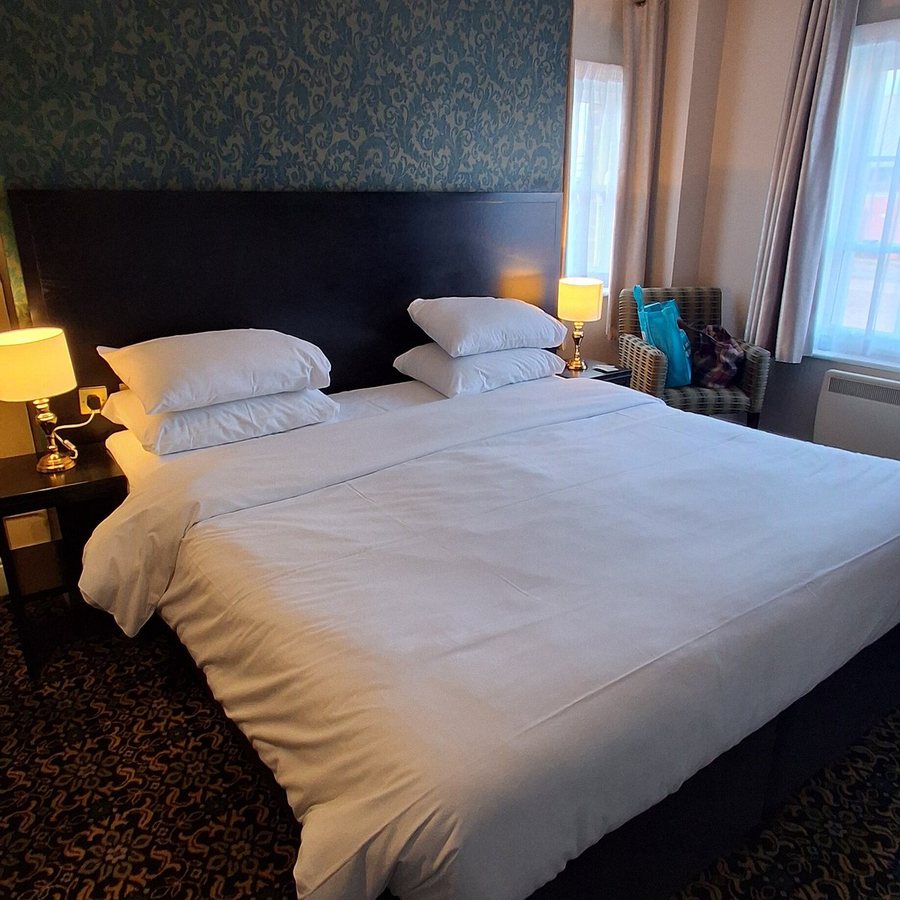 Chrysocolla Inn — Guest room