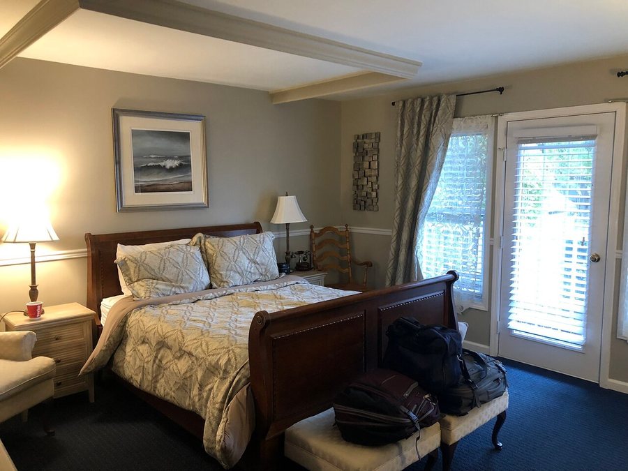 Church Hill Inn — Guest room