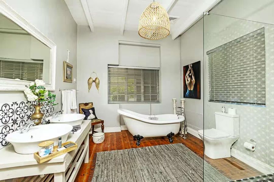 Church Hills Boutique Guest Accommodation — Bathroom
