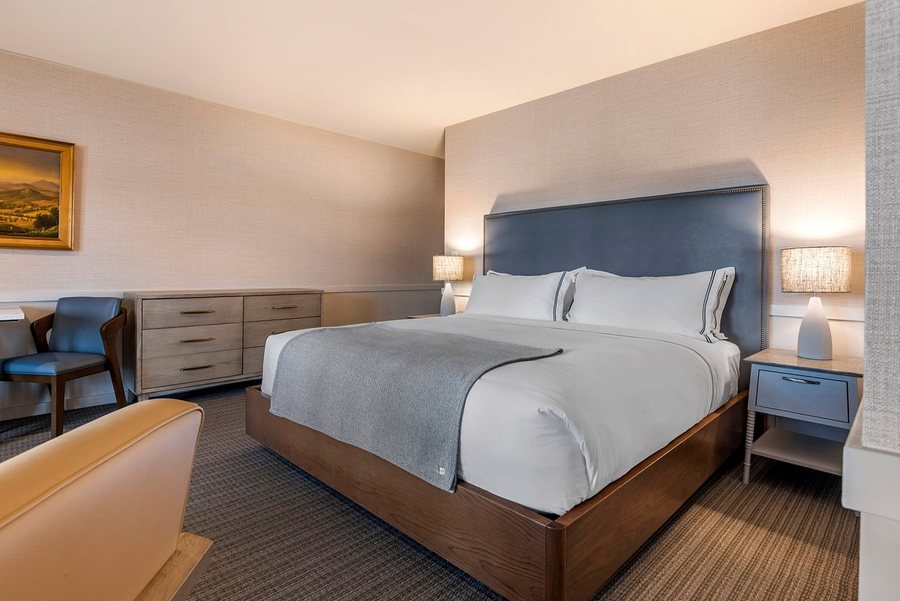 Church Landing At Mill Falls — Guest room