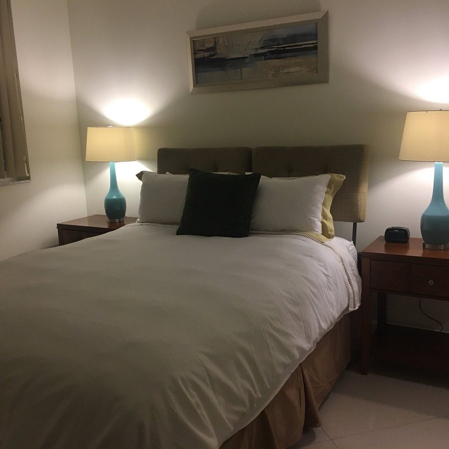 Churchill Suites Miami Brickell Miami Florida — Guest room