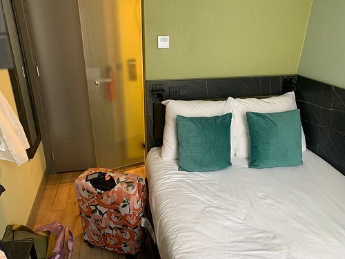 Ciao Papa Hotel Amsterdam Central Station — Guest room