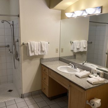 Cimarron Golf Resort — Bathroom