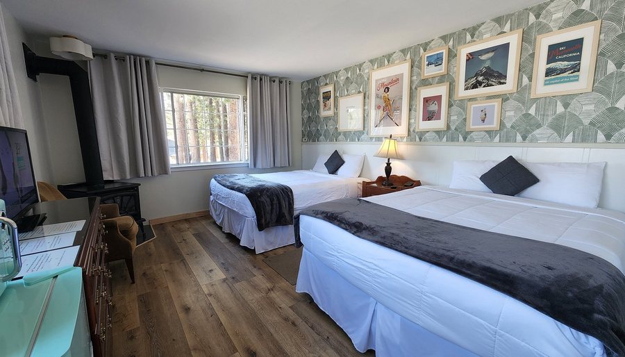 Cinnamon Bear Inn — Guest room