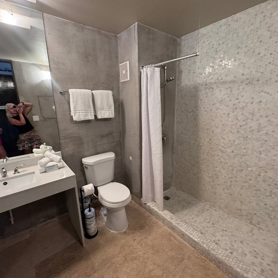 Ciqala Suites Hotel — Bathroom