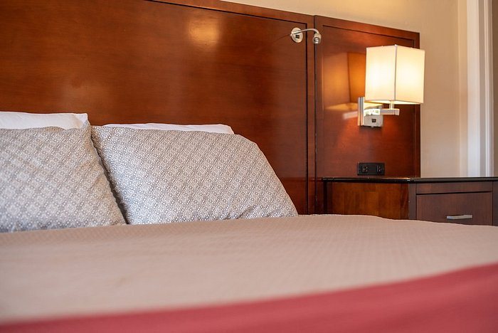 Circle R Motel — Guest room