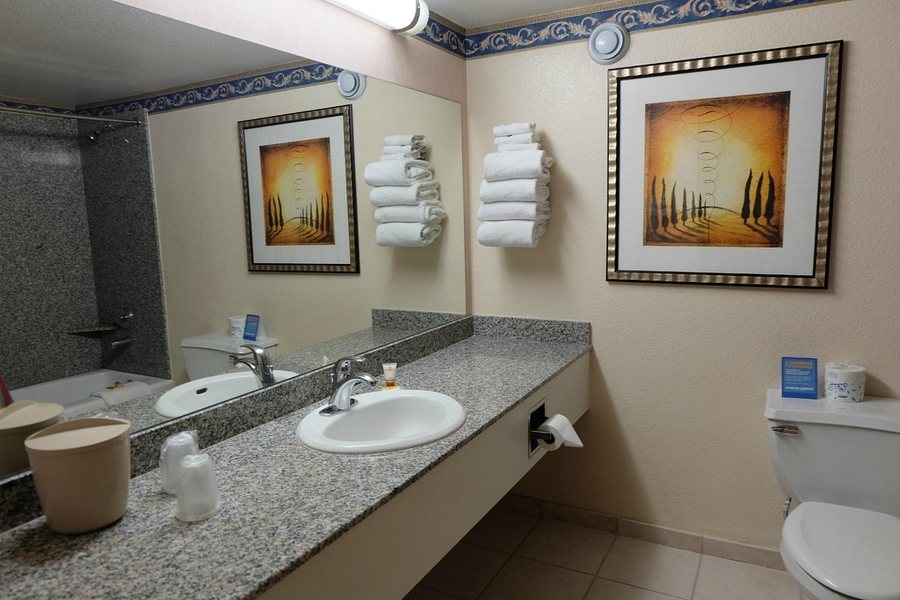 Circus Circus Hotel Casino — Bathroom