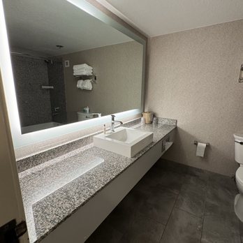 Circus Circus Reno — Bathroom