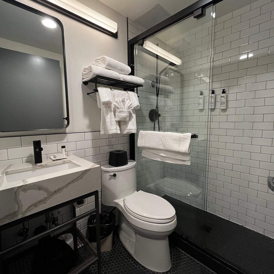 Citadines Connect Fifth Avenue New York — Bathroom