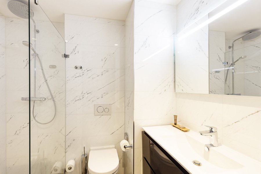 Citadines Sloterdijk Station Amsterdam — Bathroom