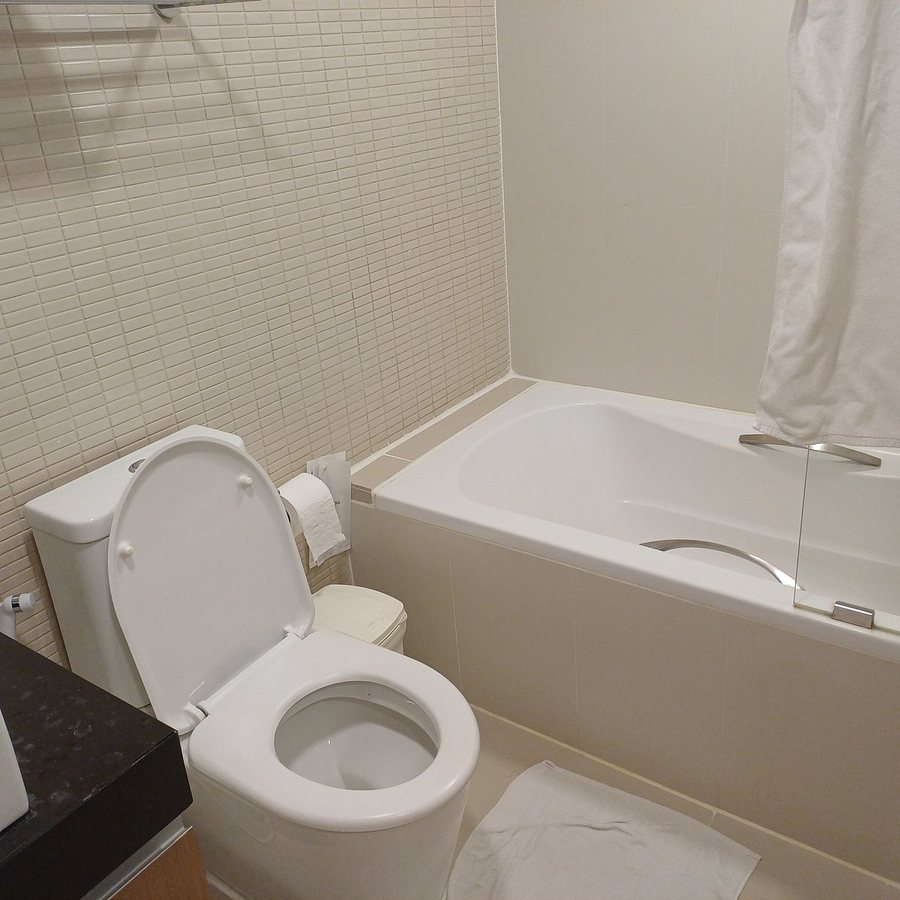 Citadines Sukhumvit 8 Bangkok — Bathroom