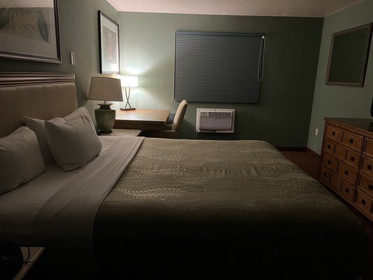 Cities of Gold Casino Hotel — Guest room