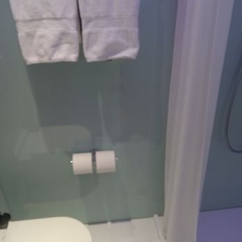 CitizenM Boston North Station — Bathroom