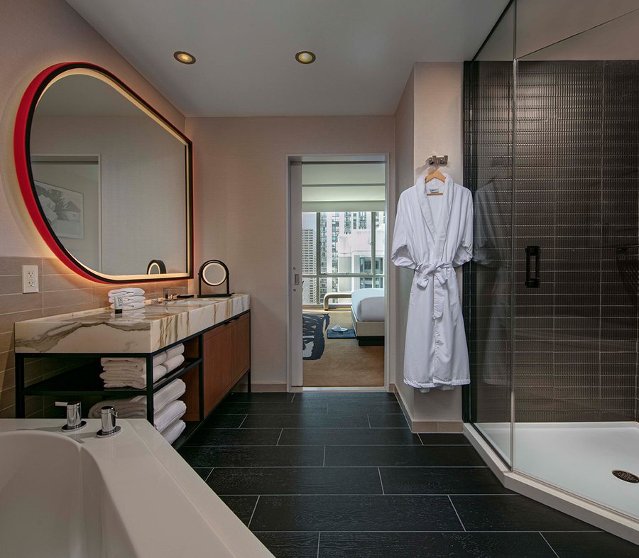 CitizenM Chicago Downtown — Bathroom
