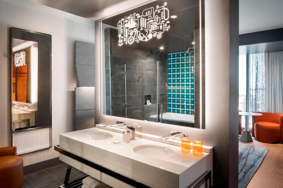 CitizenM Menlo Park — Bathroom
