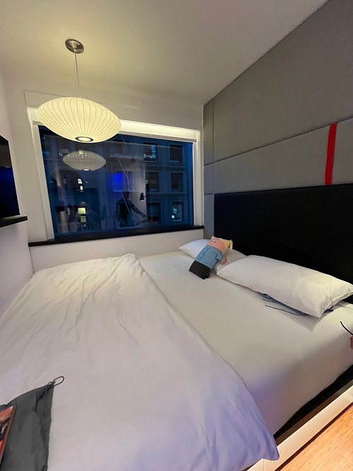 CitizenM San Francisco Union Square — Guest room