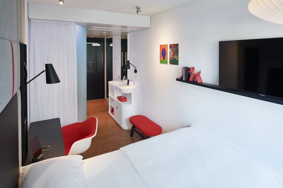 CitizenM Washington D C NoMa — Guest room