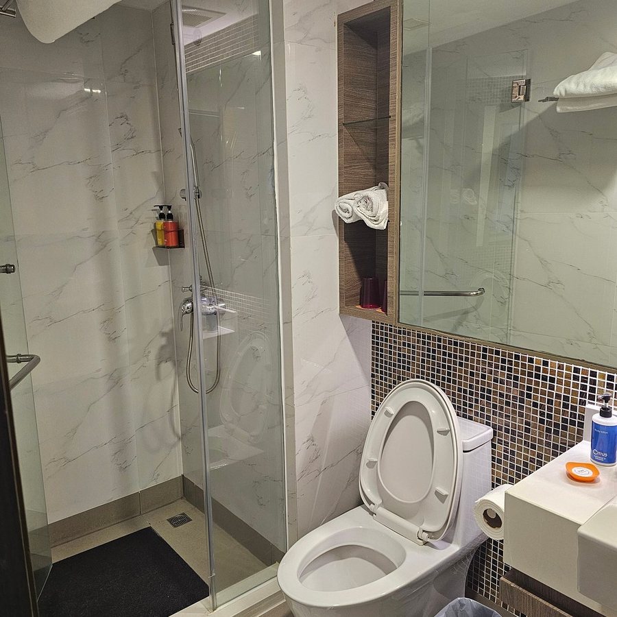 Citrus Sukhumvit 11 by Compass Hospitality — Bathroom