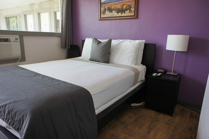City Center Motel — Guest room