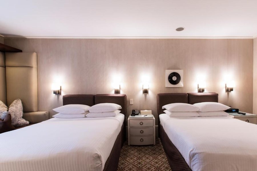 City Club Hotel — Guest room