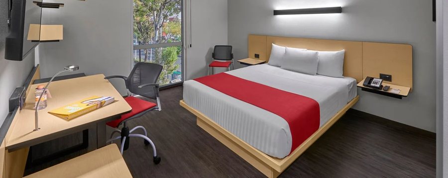 City Express by Marriott I 10 West Energy Corridor — Guest room