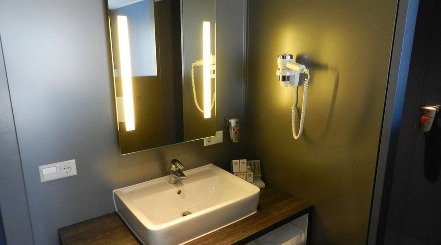 City Hotel Gouda — Bathroom
