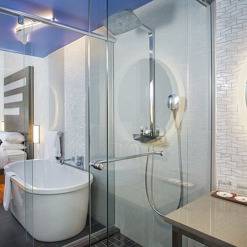 CityFlatsHotel Grand Rapids — Bathroom
