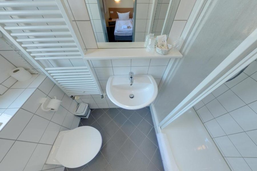 Citylight Hotel — Bathroom