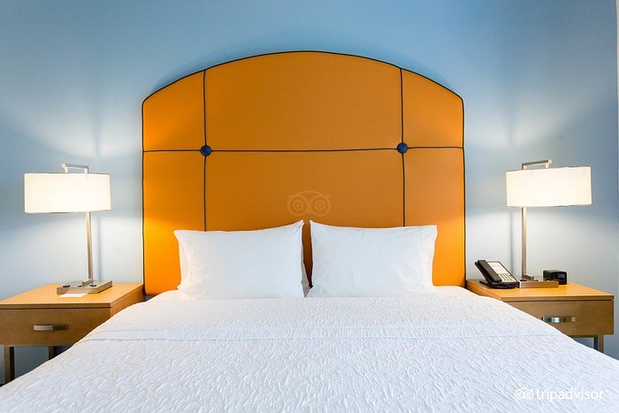 Claremont Hotel Miami Beach Florida — Guest room