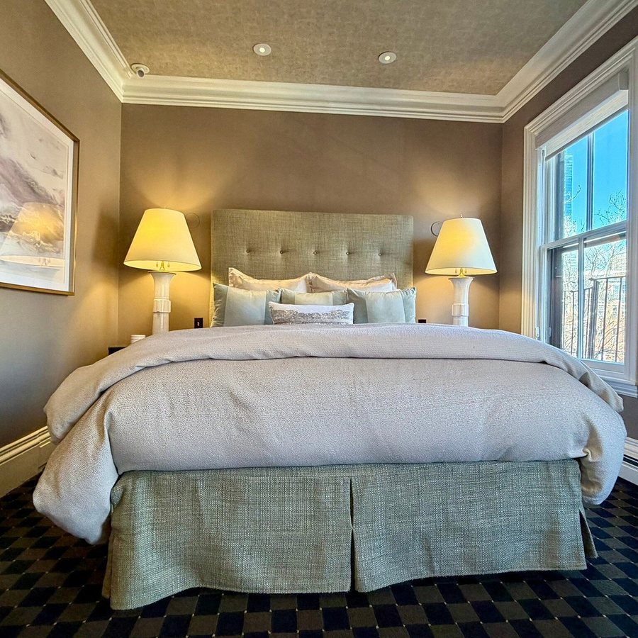 Clarendon Square — Guest room