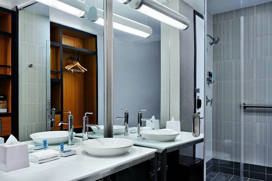 Clarion Hotel Bwi Airport Arundel Mills — Bathroom