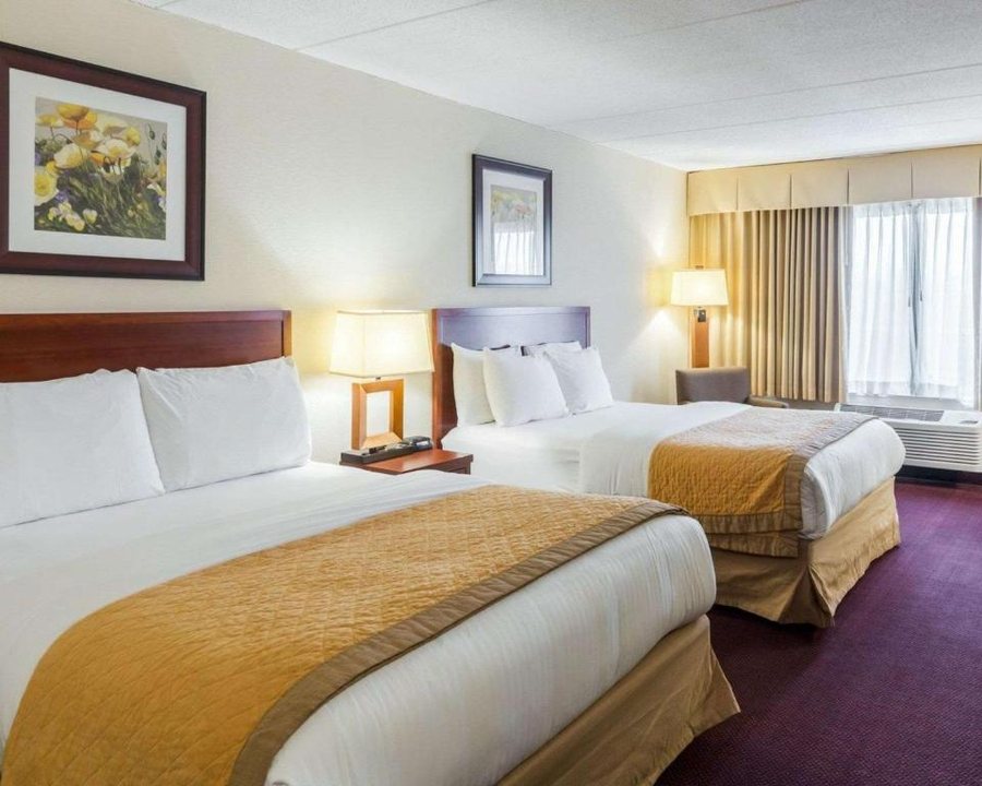 Clarion Hotel Somerset New Jersey — Guest room