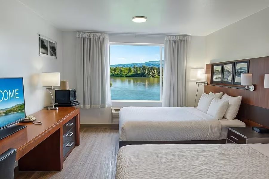 Clarion Inn Idaho Falls Riverfront — Guest room