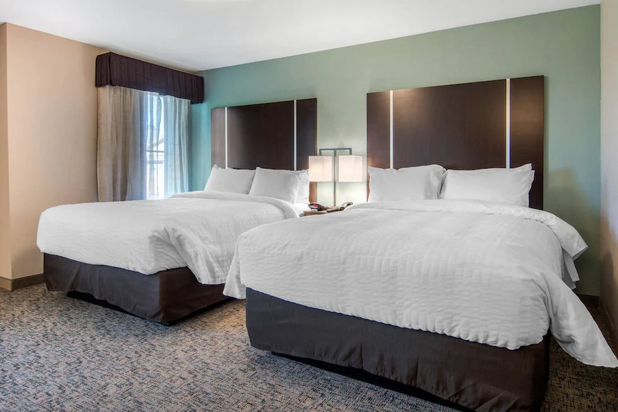 Clarion Inn Suites — Guest room