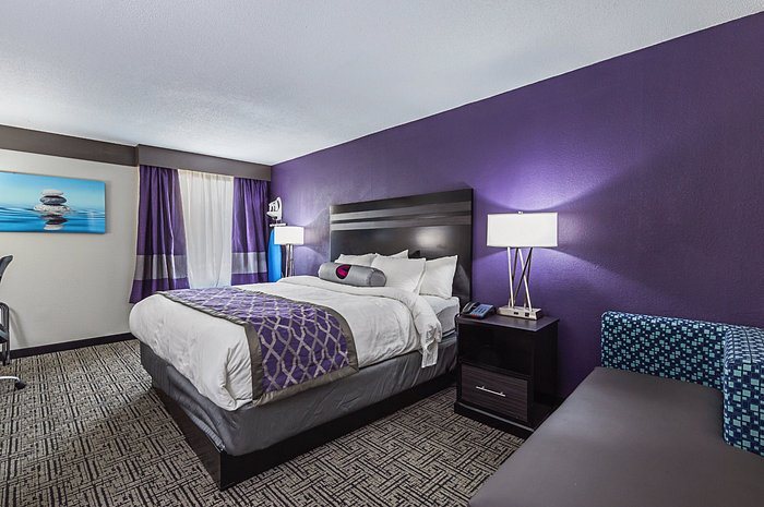 Clarion Inn Suites near Downtown — Guest room