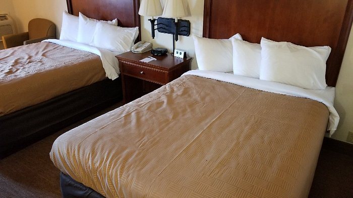 Clarion Inn Suites Tulsa Central I 44 — Guest room