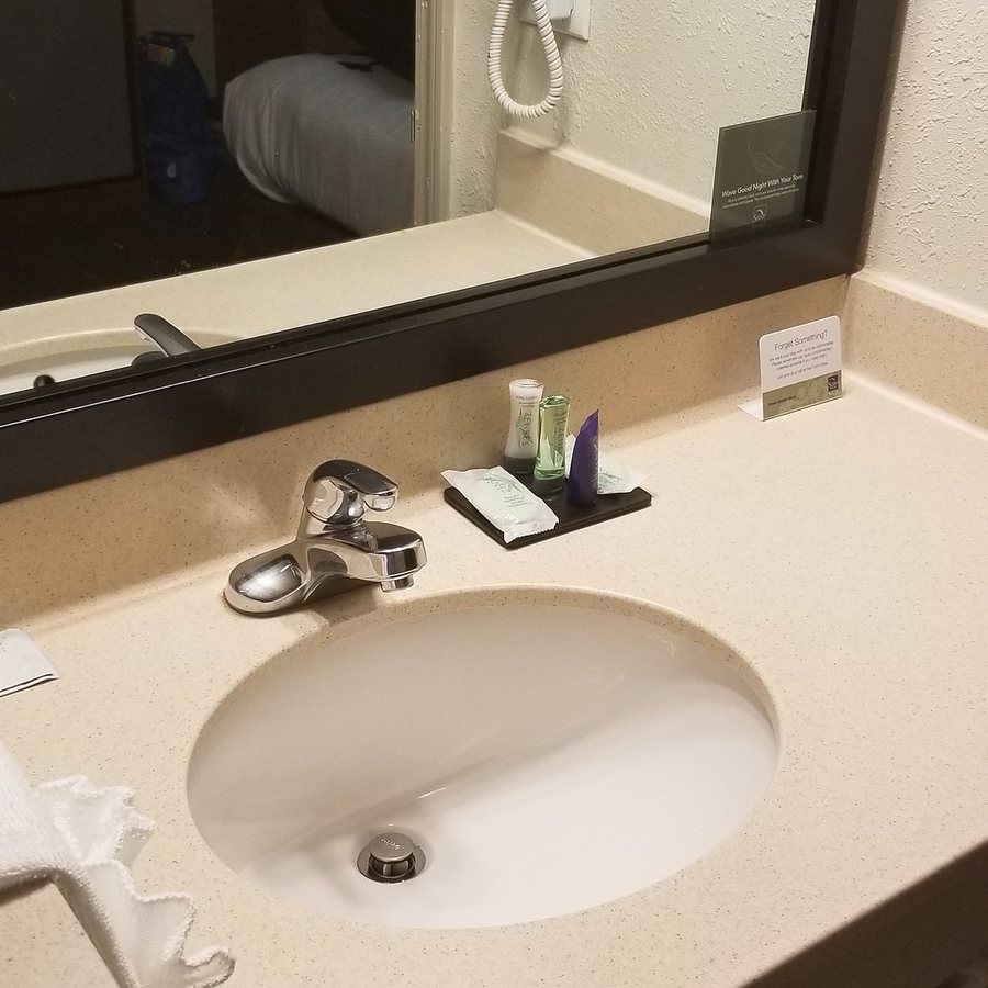 Clarion Pointe Albemarle — Bathroom