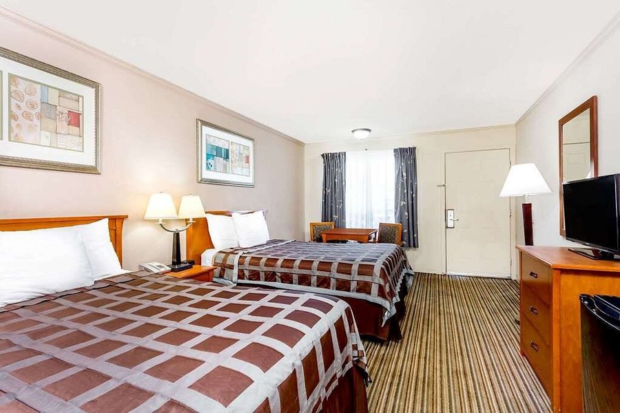 Clark s Inn — Guest room
