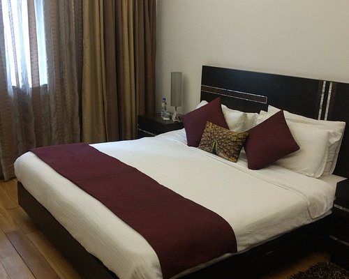 Classic Diplomat New Delhi — Guest room