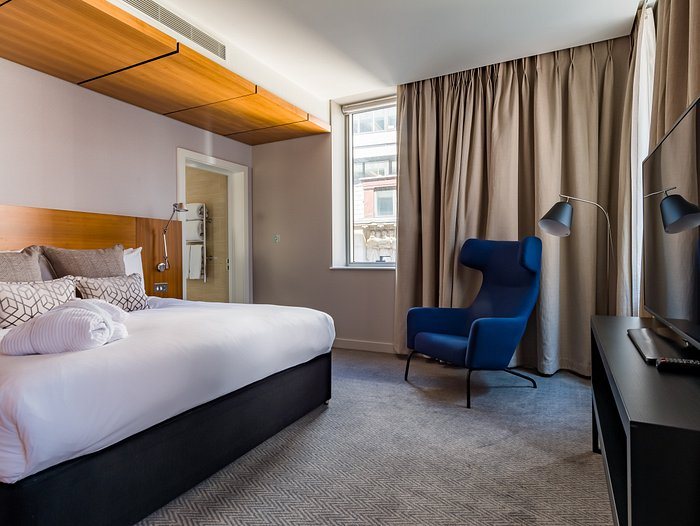 Clayton Hotel London Wall — Guest room