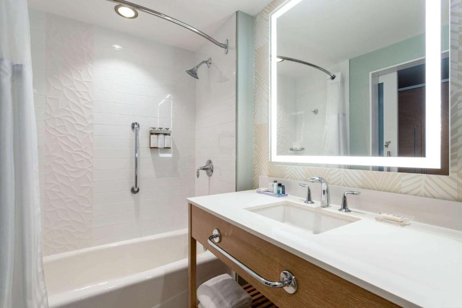 Clearwater Beach Hotel — Bathroom