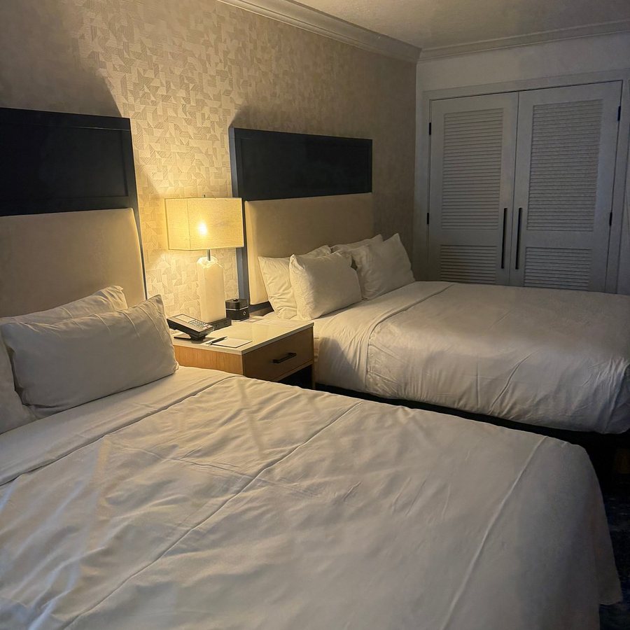 Clearwater Beach Sheraton Resort on Sand Key — Guest room