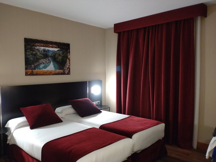 Clement Barajas Hotel — Guest room