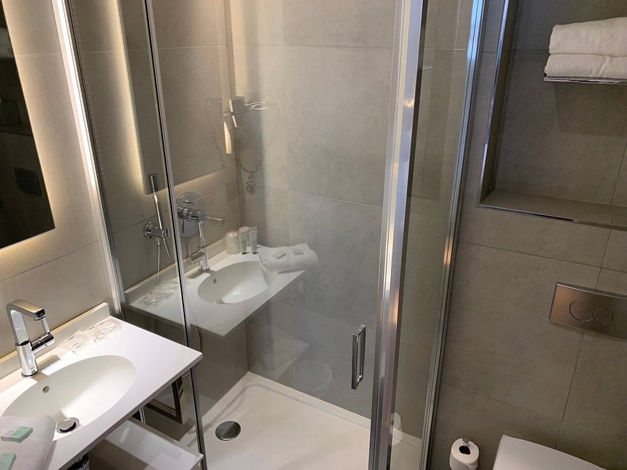 Cler Hotel — Bathroom